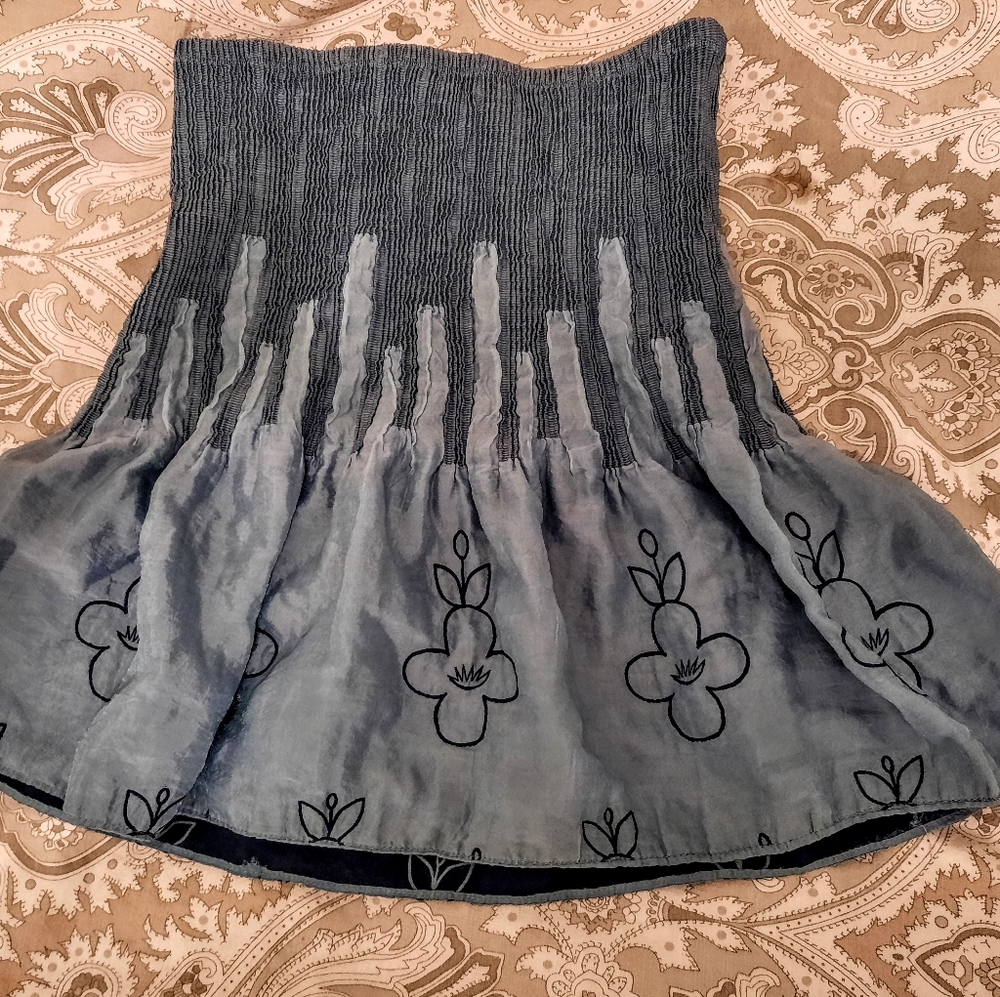 Woman's mini skirt metallic grey/blue
